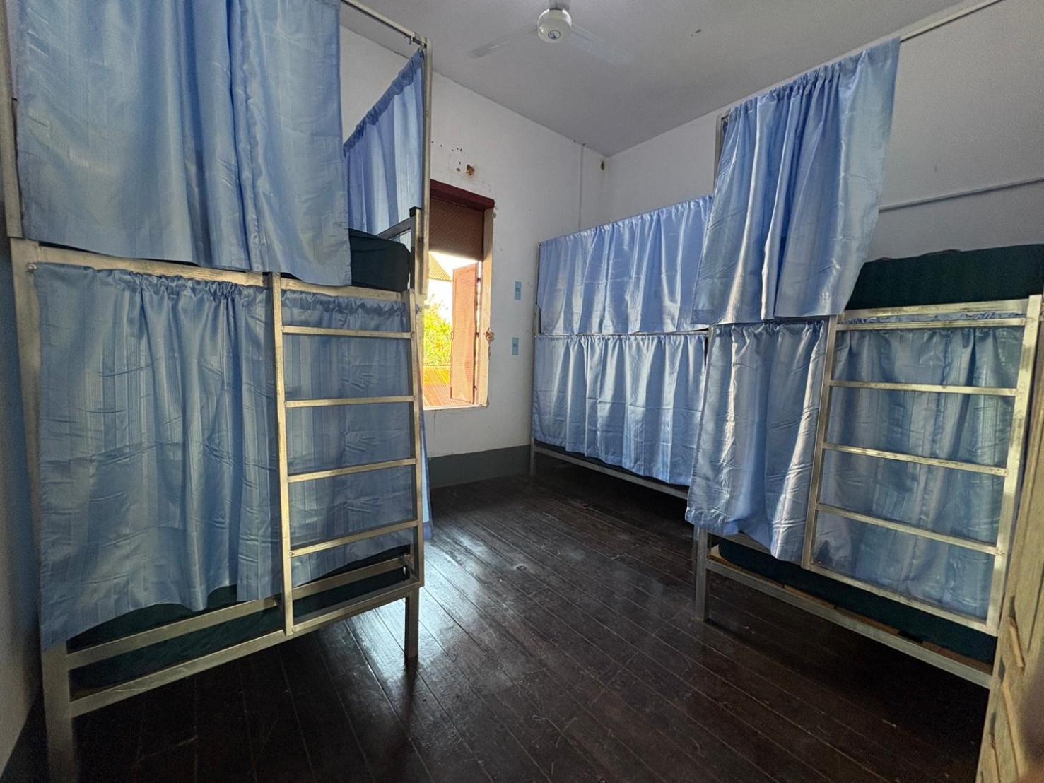 Via Thakhek Hostel & Cafe מראה חיצוני תמונה